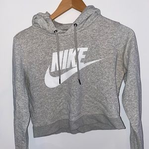 Cropped NIKE hoodie